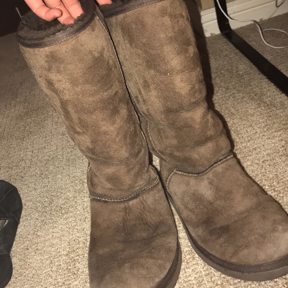 AUTHENTIC Classic tall dark brown uggs